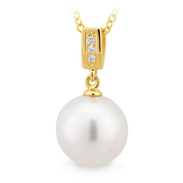 South sea pearl and diamond pendant