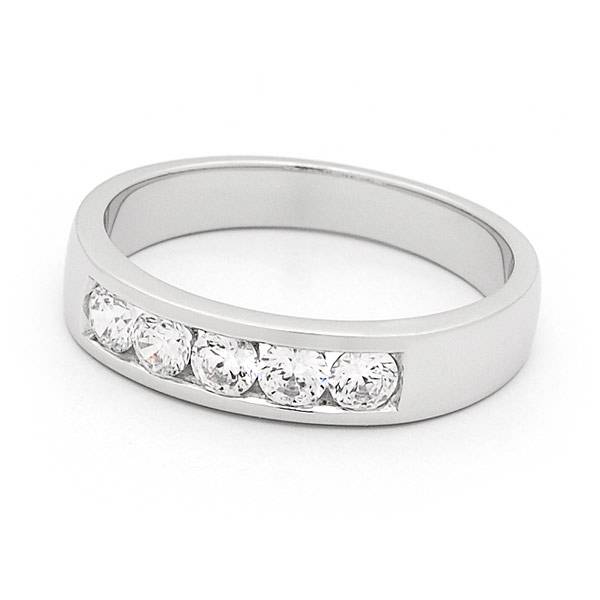 Brilliant cut diamond channel set ring