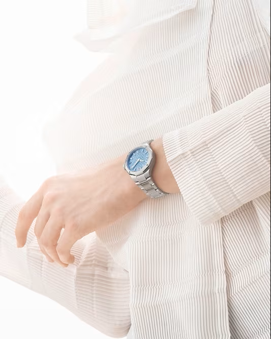 Baume & Mercier Riviera 10811 Quartz, Date Display Women's Watch 33mm