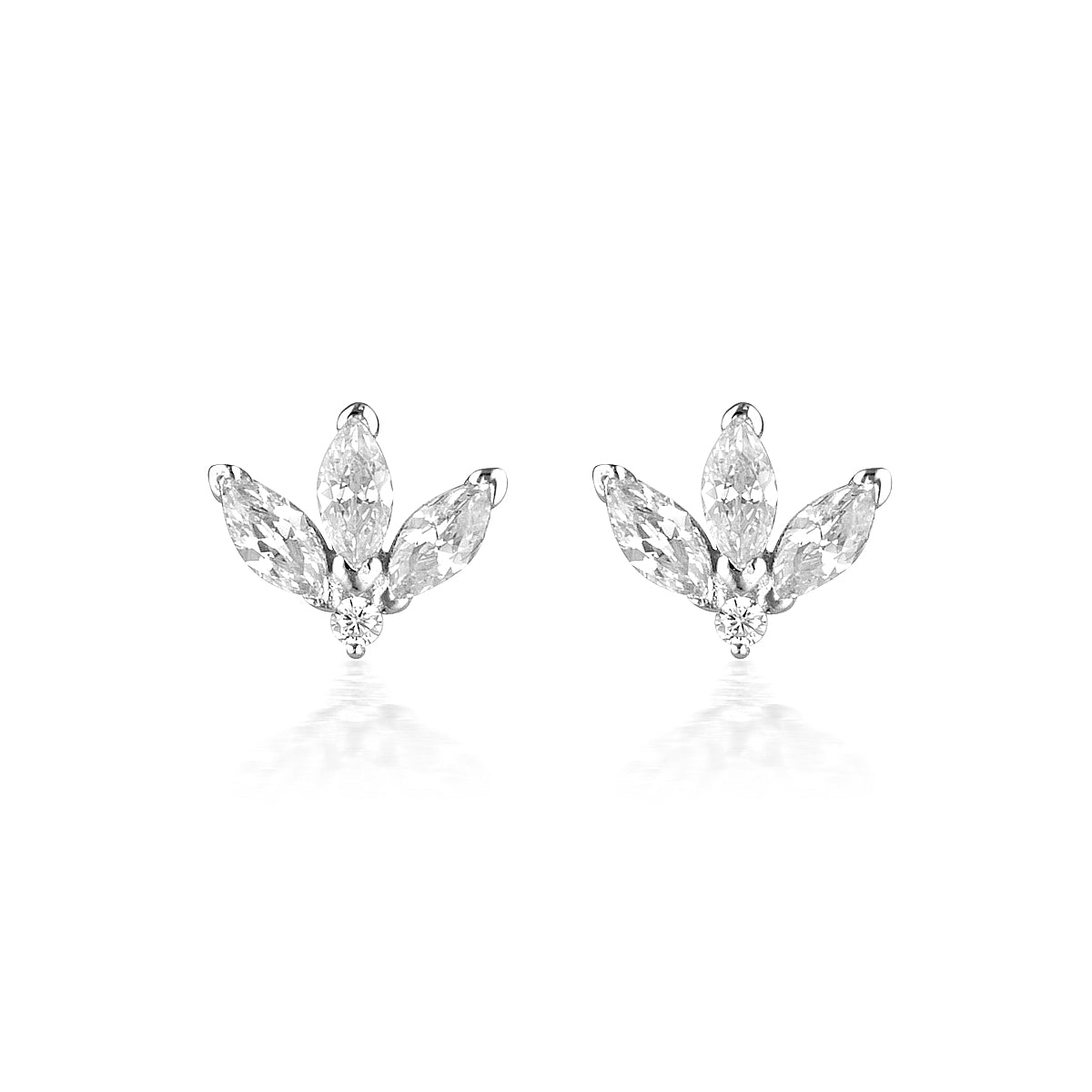 Noel Nights Misstletoe Earrings Silver