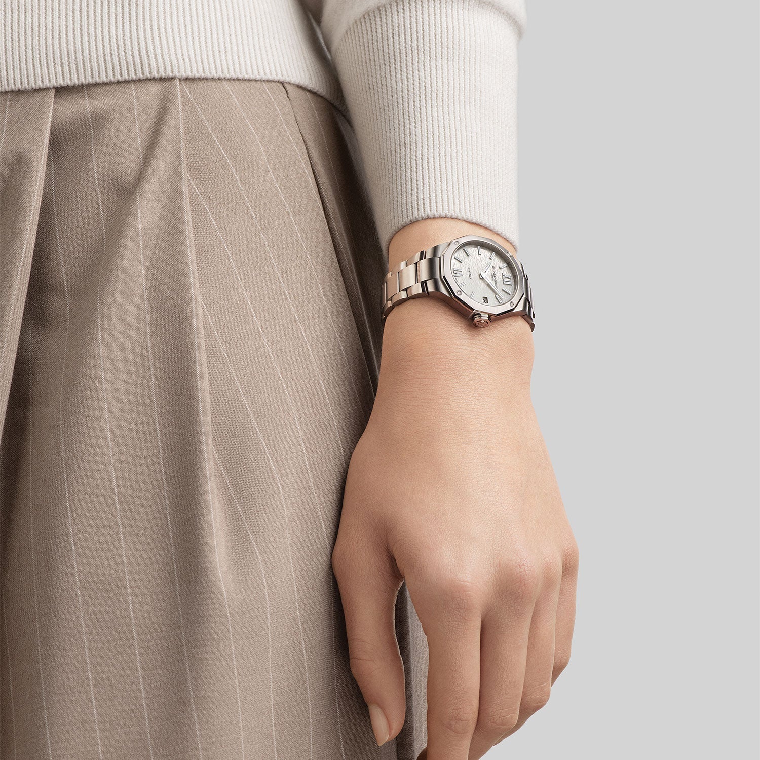 Baume & Mercier Riviera Date Display Women's Watch 33mm
