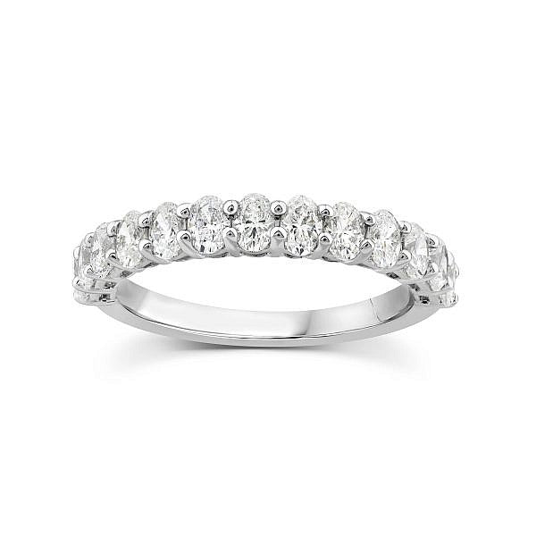 Oval cut diamond band